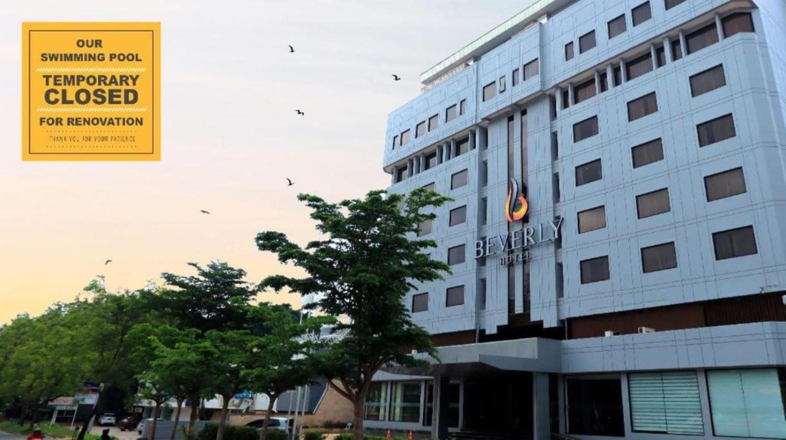 Beverly Hotel Batam Nagoya Exterior photo